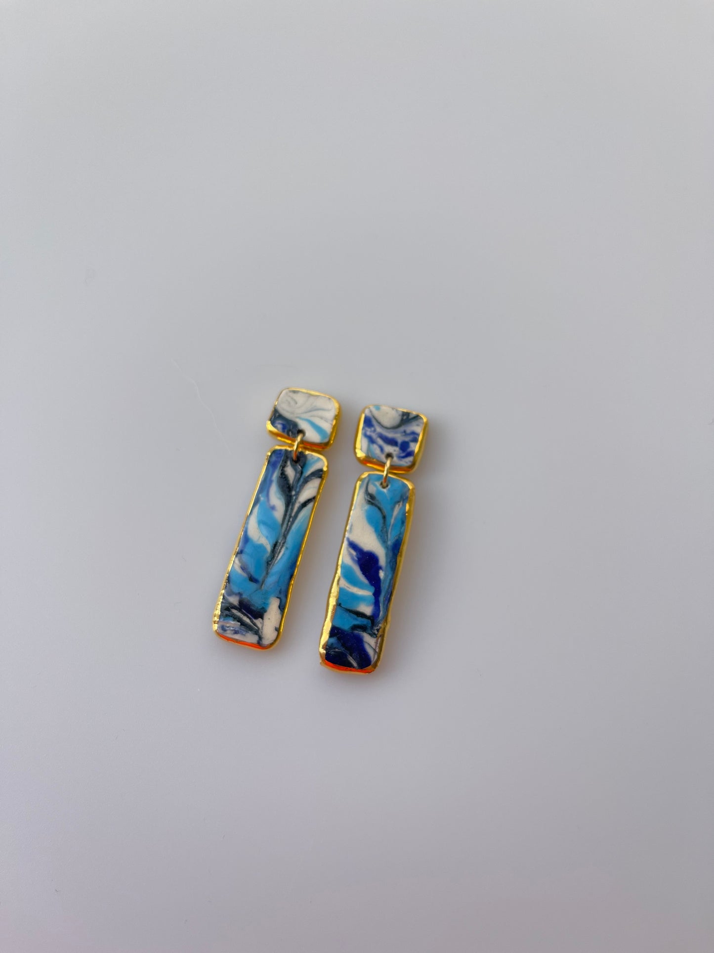 Marbled stud drop earrings