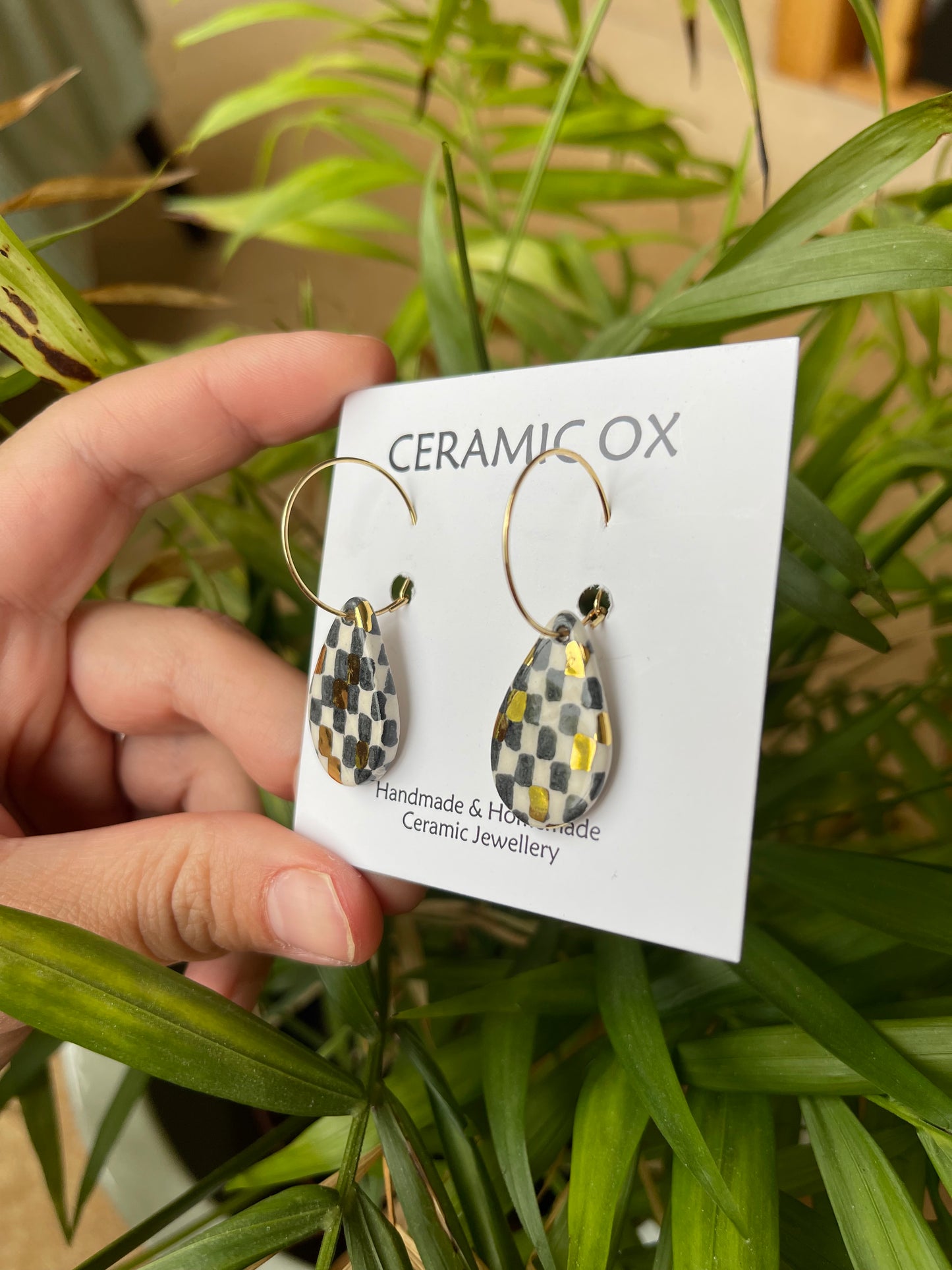 Checkerboard drop hoops