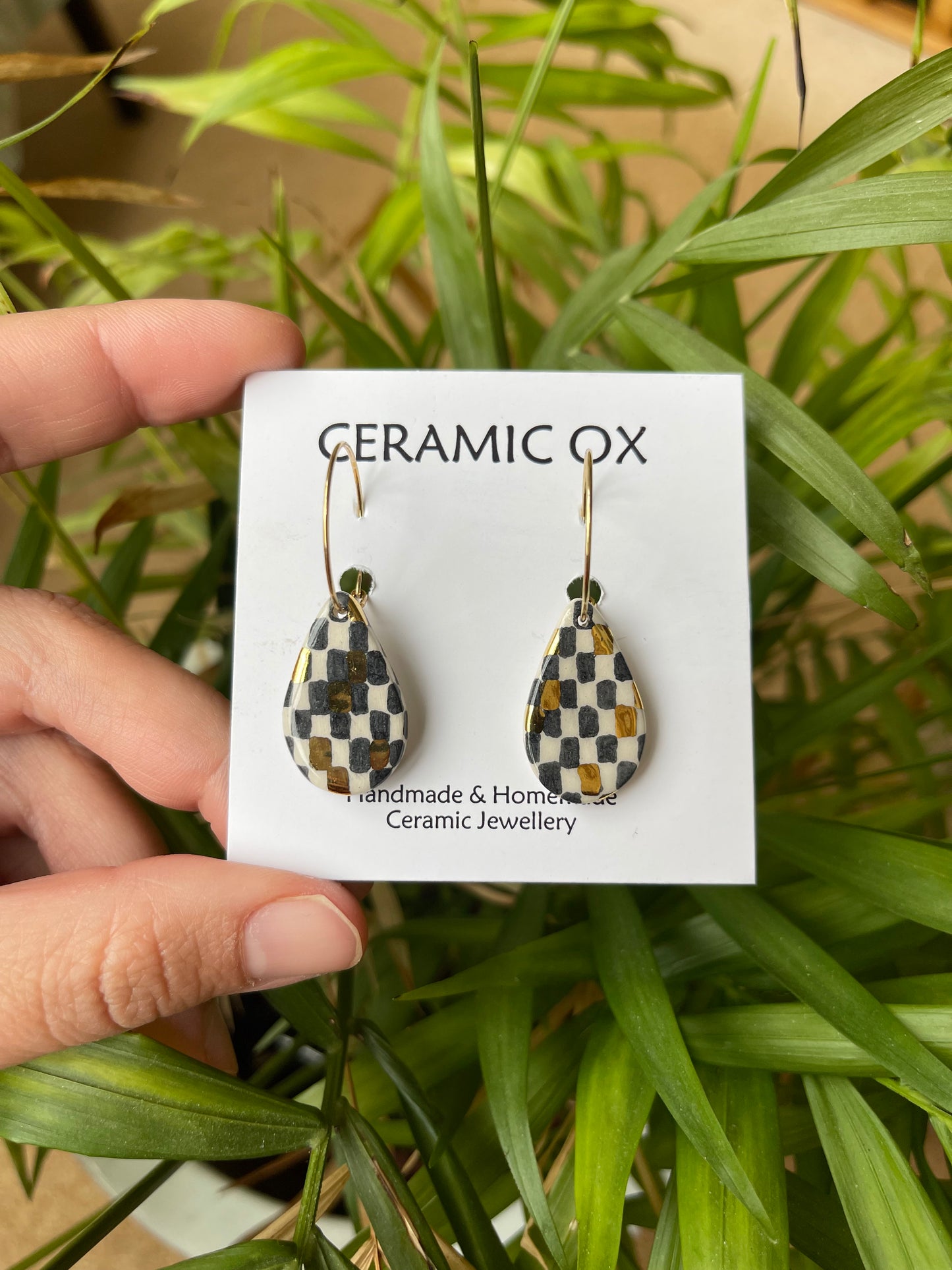 Checkerboard drop hoops